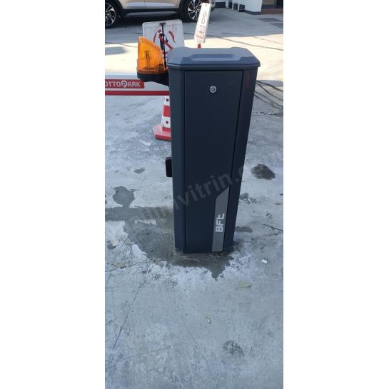 Bft Giotto BT A ULTRA 36-4MT otopark bariyeri seti, 4 metre kol mesafesiyle hızlı ve güvenli araç geçişi sağlar. Kurumsal otoparklar için ideal çözüm. , BftOtoparkGirişi , GiottoBTUltraSiteGirişi , OtoparkBariyeriKurumsalOtopark , HızlıGeçişOtoparkGirişi , BftBariyerFabrikaGirişi , UzaktanTeknikDestekOtopark , GeçişKontrolSiteGirişi