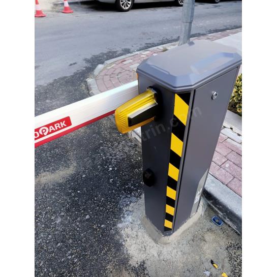 Bft Giotto BT A ULTRA 36-4MT otomatik kollu otopark bariyeri, 4 metre kol uzunluğu ve hızlı açılma-kapanma ile site ve ticari otoparklarda güvenli giriş-çıkış sağlar. , BftOtoparkGirişi , GiottoBariyerSiteGirişi , BftKolluBariyerOtopark , HızlıGeçişOtoparkGirişi , OtomatikBariyerSiteGirişi , BftKontrolKartıKamuAlanı