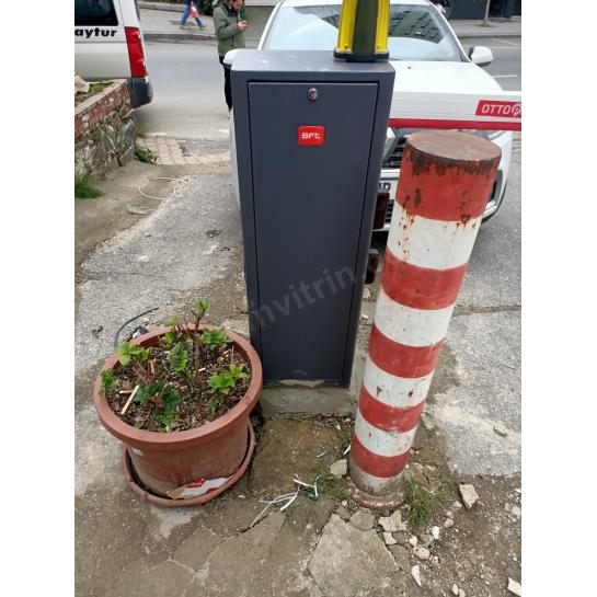 Bft Moovi 30 otopark bariyeri seti, 3 metrelik kollu hızlı geçiş sistemiyle site ve otopark girişlerinde güvenli, dayanıklı ve kompakt çözüm sunar. , BftOtoparkGirişi , BftMoovi30SiteGirişi , OtomatikBariyerOtopark , 3MetreKolluBariyer , HızlıGeçişSistemi , BftKolluBariyer , SiteGirişiGüvenlik