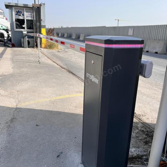 OttoPark Br24-Pro teleskopik otomatik otopark bariyeri, 3-6 metre ayarlanabilir kol yapısı ve fabrika girişi montajı ile güvenli geçiş kontrolü sağlar. , OttoParkFabrikaGirişi , Br24ProTeleskopikBariyer , OtomatikOtoparkBariyeri , FabrikaGirişKontrolü , TeleskopikKolluBariyer , KarşılıklıÇalışmaBariyeri , GüvenliGeçişKontrolü