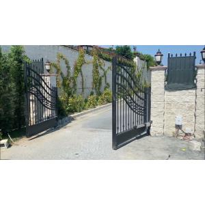 Bft Phobos BT A25, kanat başına 400 kg taşıma kapasitesi ve 2.5 metreye kadar kanat genişliği sunan, modern tasarımlı bir dairesel kapı motorudur. 24V DC motor yapısı ile yoğun kullanım trafiğine uyum sağlar ve olası engelleri anında algılayan D-Track emniyet sistemiyle donatılmıştır. Manyetik limit siviç teknolojisi sayesinde kapının duruş noktalarını milimetrik hassasiyetle ayarlar. Sessiz çalışması, şık estetiği ve kolay montaj avantajıyla müstakil konut ve site bahçe kapıları için üstün bir İtalyan otomasyon çözümüdür. , BftPhobosBTA25, , KanatlıKapıMotoru, , DaireselKapıMotoru, , BftOtomasyon