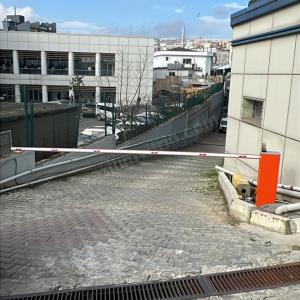 Nice Wide M 5 metre kollu otopark bariyeri, site ve iş merkezi girişlerinde hızlı, güvenli ve yoğun geçişe uygun profesyonel bariyer çözümüdür. , NiceWideMOtoparkGirişi , Widem5Kit2SiteGirişi , OtoparkBariyeriİşMerkezi , 5MetreKolluBariyerOtoparkGirişi , NiceBariyerSetiKullanımAlanı , HızlıGeçişOtoparkRampası , YoğunGeçişSiteGirişi