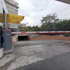 Kağıthane site otoparkında montajlı 6 metre teleskopik kollu otomatik bariyer; OttoPark Br24-Pro, güvenli ve dayanıklı geçiş kontrol çözümü. , OttoParkSiteGirişi , TeleskopikBariyerOtoparkGirişi , OtomatikBariyerKağıthaneSite , Br24ProOtoparkBariyeri , OttoParkKolluBariyer , SiteOtoparkGeçişKontrolü