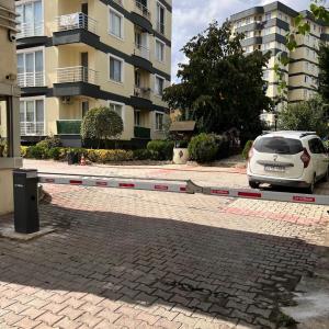 OttoPark Br24-Pro kırılan kollu otomatik otopark bariyeri, düşük tavanlı kapalı otoparklarda güvenli ve verimli geçiş kontrolü sağlar. , OttoParkSiteGirişi , OtoparkBariyeriSiteGirişi , KırılanKolluBariyerApartmanGirişi , OttoParkApartmanGirişi , Br24ProOtoparkGirişi , DüşükTavanÇözümleriOtopark , OtomatikBariyerSiteGirişi